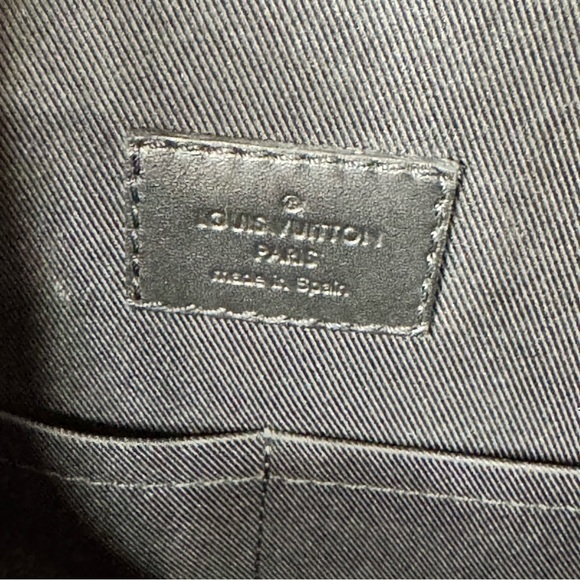 Luise Vuitton crossbody messe bag NWT - Picture 6 of 9